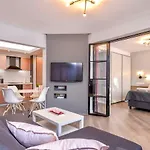 ROSÉ one bedroom designer apartment in city centre
